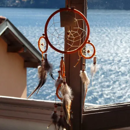 ア カーサ ディ カミーラ Carate Urio